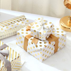 Papier cadeau en feuille d'or – Image 2