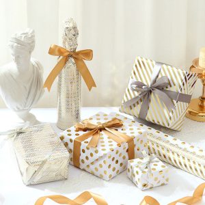 Papier cadeau en feuille d'or – Image 1