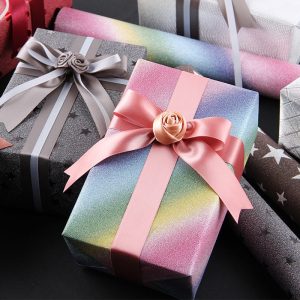 Papier cadeau à rayures colorées – Image 3