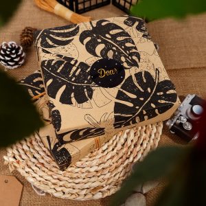 Papier d'emballage cadeau noir en feuille d'or – Image 4